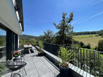 Große Südterrasse - EIN WOHNTRAUM FÜR DIE GANZE FAMILIE MIT PANORAMABLICK IN DIE NATUR
