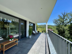 Terrasse V. Den Schlafräumen - EIN WOHNTRAUM FÜR DIE GANZE FAMILIE MIT PANORAMABLICK IN DIE NATUR