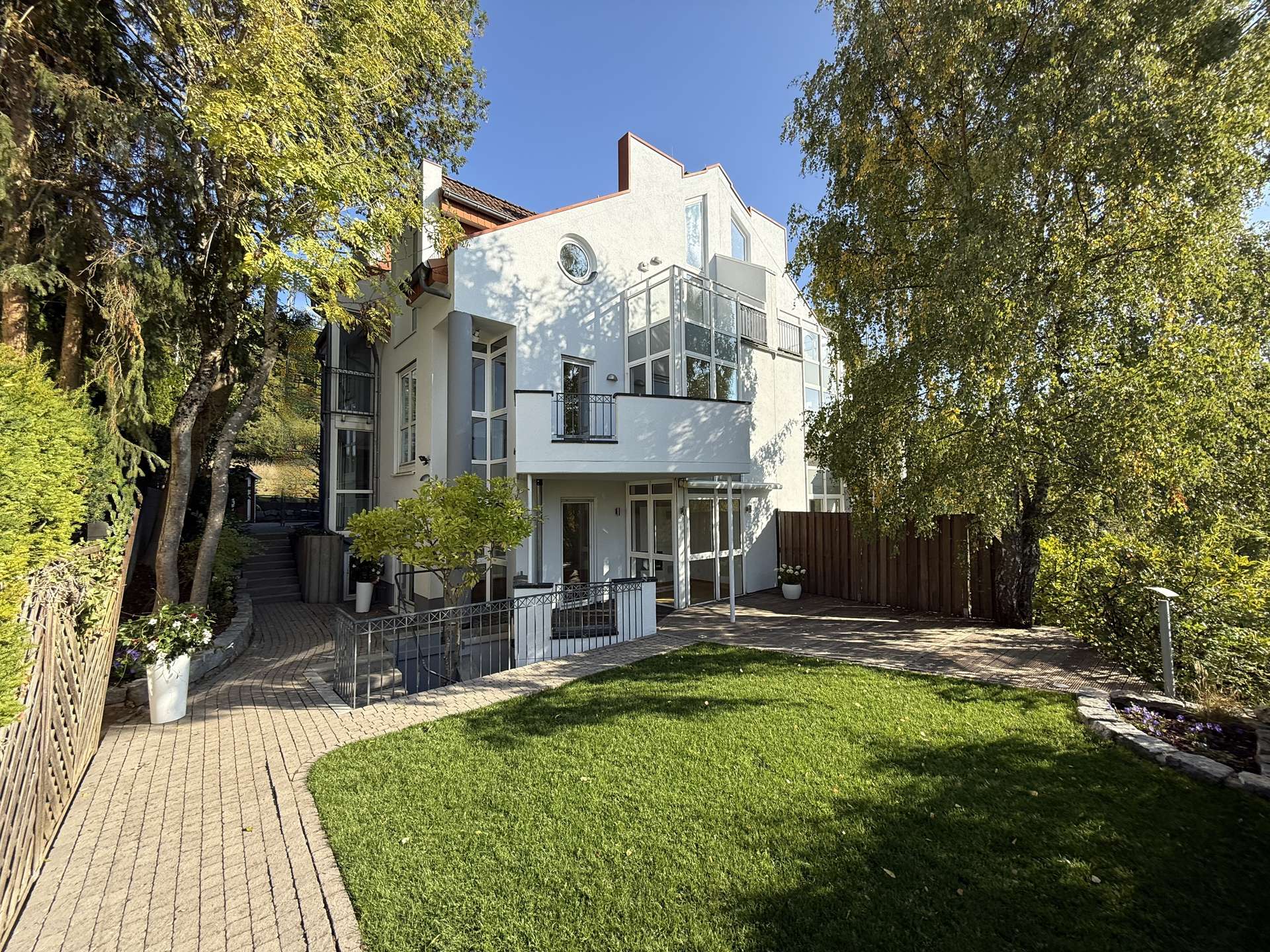 EIN WOHNTRAUM FÜR DIE GANZE FAMILIE IN HERVORRAGENDER WALDRANDLAGE VON GEORGENBORN