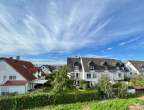 Gepflegte Umgebung - NEUWERTIGES TOLLES REIHENMITTELHAUS BJ. 2023 MIT WÄRMEPUMPE & EINBAUKÜCHE IN BESTLAGE VON GRIESHEIM