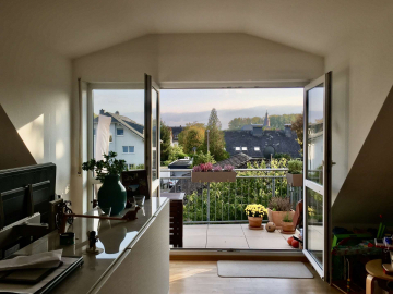 Verkauft! Lichtdurchflutete Maisonette-Dachgeschosswohnung mit Stellplatz und Süd-West Balkon, 65468 Trebur, Dachgeschosswohnung