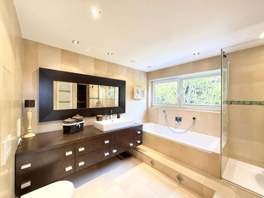 EXKLUSIVES BAD EN SUITE