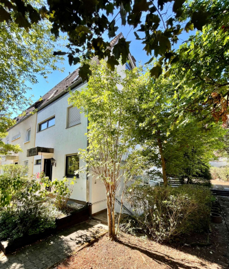 HANDWERKER AUFGEPASST! REIHENENDHAUS ALS FAMILIENDOMIZIL IN RUHIGER SÜDWESTLAGE VON WI-BIEBRICH, 65187 Wiesbaden, Reihenendhaus