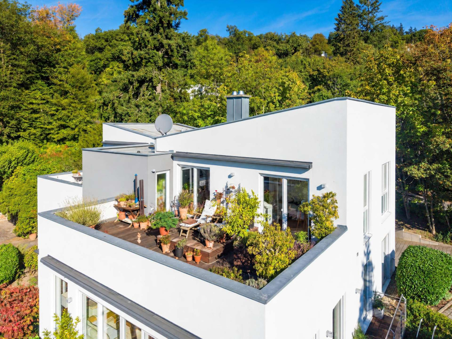 ANGRENZENDE DACHTERRASSE