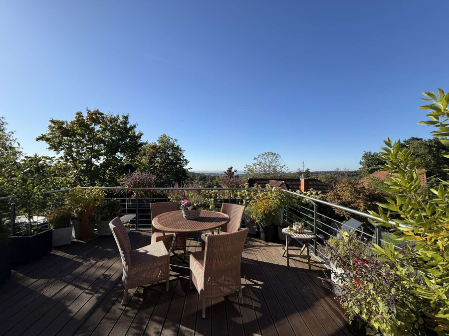 SÜDTERRASSE MIT FERNBLICK