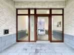 Hauseingang - EXKLUSIVES WOHNEN IM ANGESAGTEN FRANKFURTER OSTEND! 3-ZI-ETW MIT BALKON EBK TIEFGARAGE AUFZUG