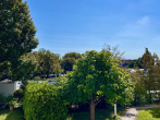 Ausblick Vom Balkon - Tolle moderne 3-Zi-Whg! Balkon, Fahrstuhl, Einbauküche, Einzelstellplatz in Stadt- und Waldrandnähe