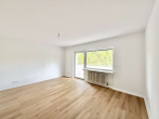 WOHNZIMMER MIT BALKON