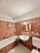Bad mit Badewanne