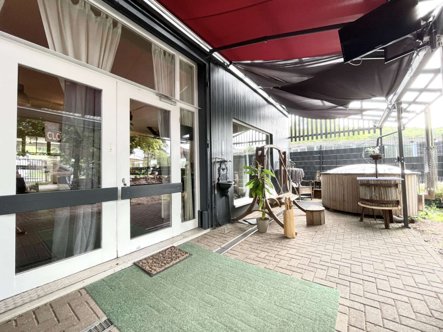 Terrasse mit Jacuzzi