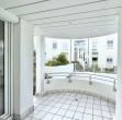 Überdachter Balkon - INVESTIEREN IN LEBENSQUALITÄT! TOLLES APARTMENT IN GEPFLEGTER WOHNANLAGE MIT BAKLON UND EINBAUKÜCHE
