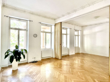 TOLLE ALTBAUETAGE ALS FAMILIENDOMIZIL MIT STELLPLATZ IN ZENTRALER LAGE VON WIESBADEN, 65185 Wiesbaden, Wohnung