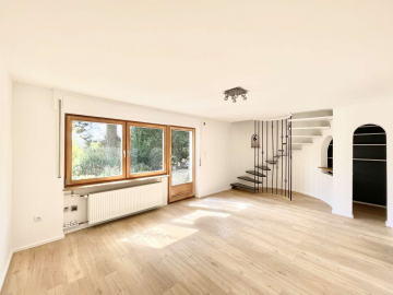 Traumhaftes Wohnen mit Charme in Bestlage von Georgenborn! 3,5 Zimmer, Garten und Fernblick, 65388 Schlangenbad, Haus