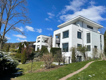 Traumhaftes Familiendomizil im Bauhausstil in Toplage von Georgenborn, 65388 Schlangenbad Georgenborn, Einfamilienhaus